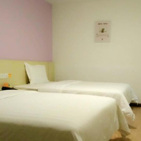 7Days Inn Wuhan Airport Panlong City Exterior photo