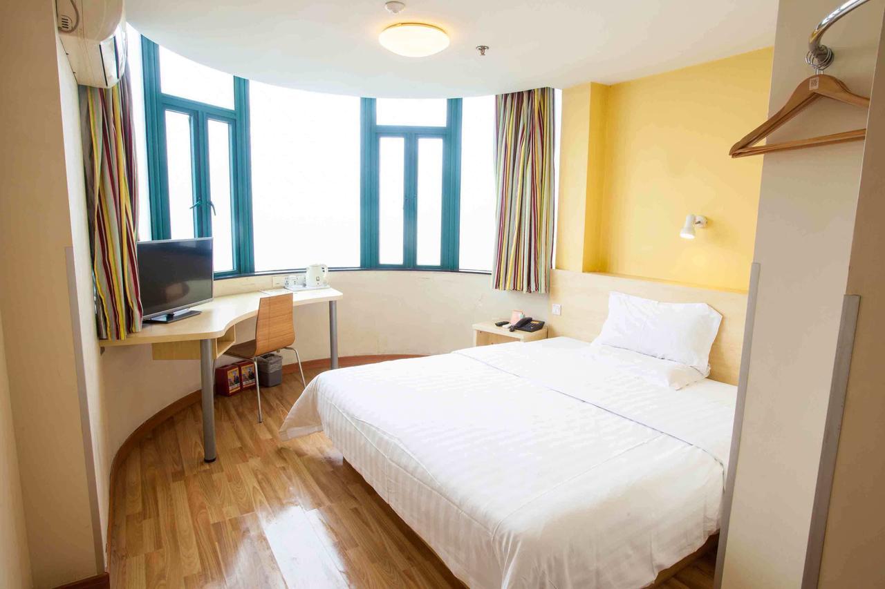 7Days Inn Wuhan Airport Panlong City Exterior photo