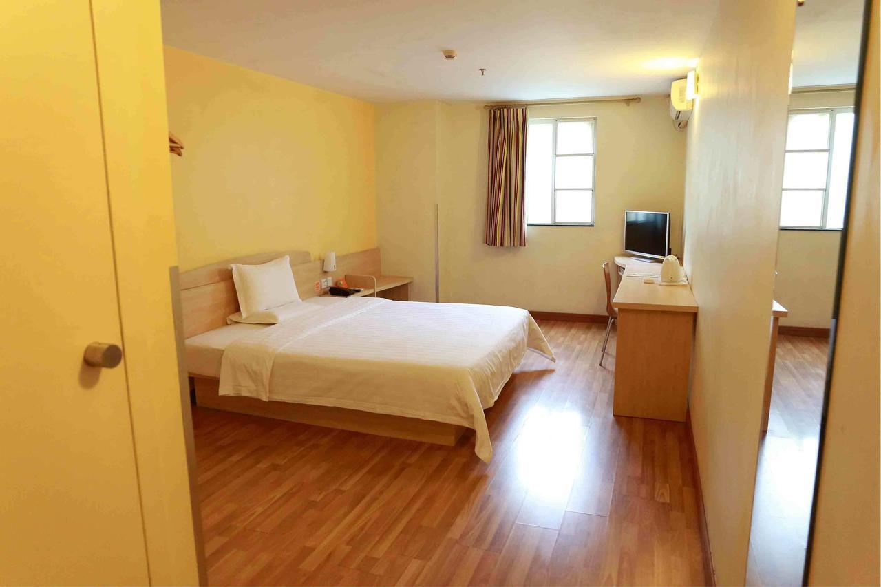 7Days Inn Wuhan Airport Panlong City Exterior photo
