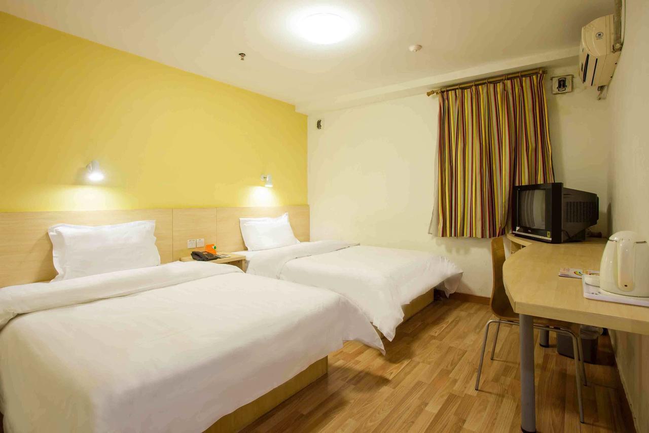 7Days Inn Wuhan Airport Panlong City Exterior photo